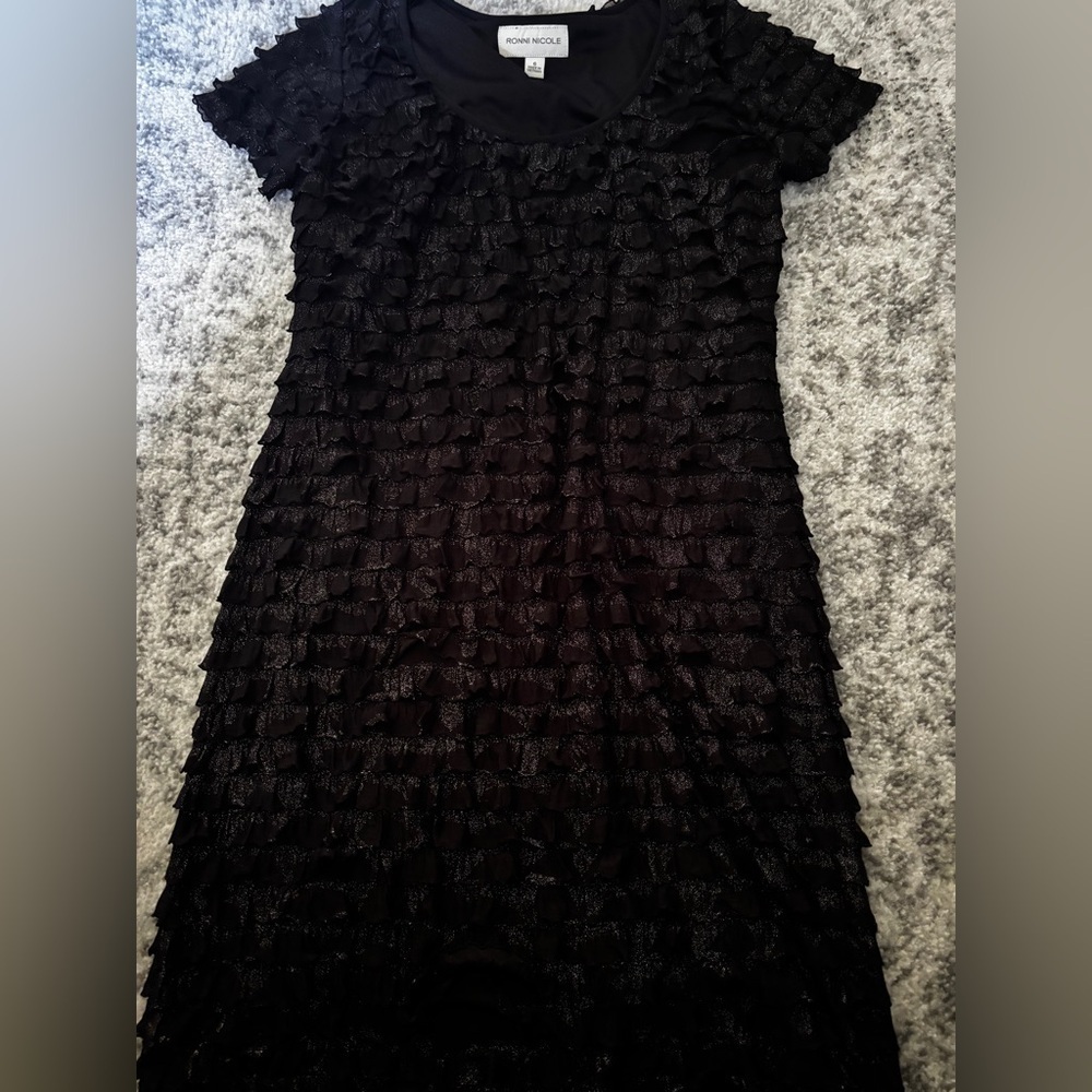 Ronni Nicole Ruffle Textured Black Short Sleeve Dress Size: 6